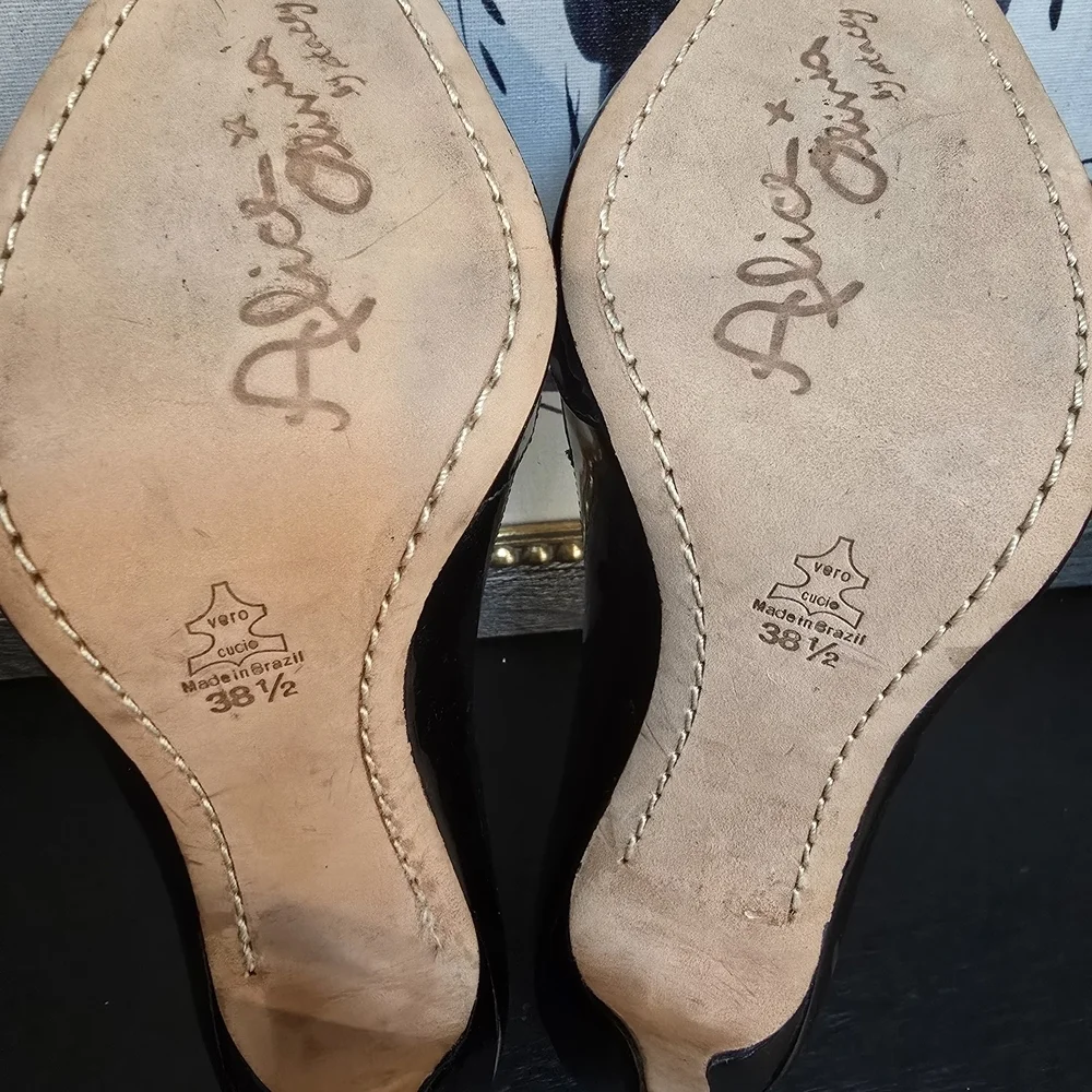 Alice & Olivia by Stacey Bendet Pointed Patent Leather Heels Shoes 38.5 Brasil